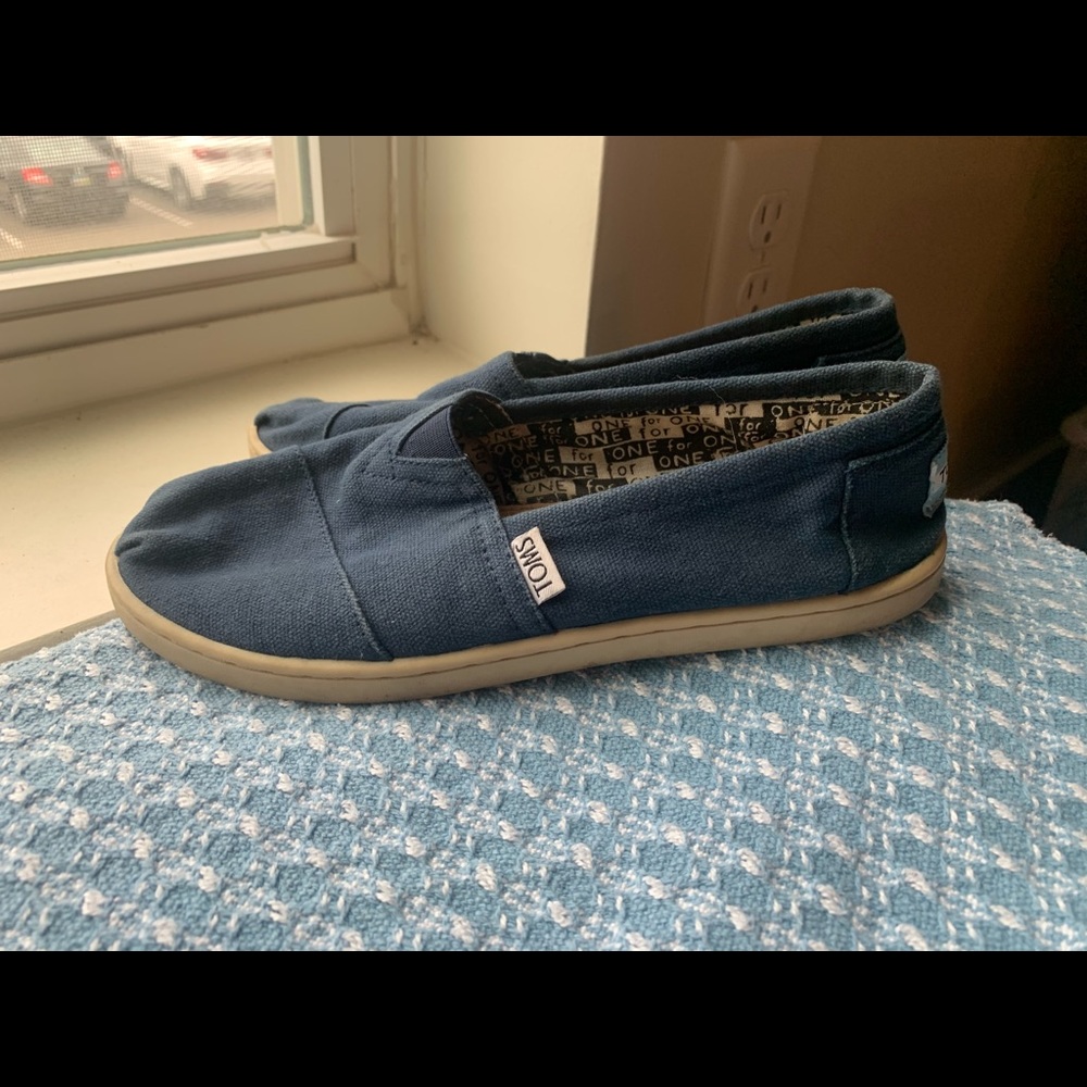 TOMS Canvas Shoes Kids Size 5Y